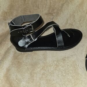 Chic Black Buckle Sandals